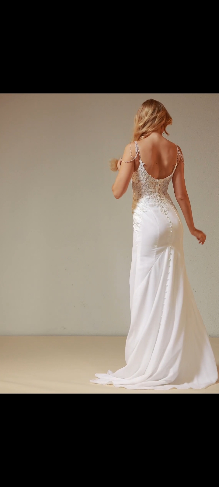 ROBE REF:08010125S – Image 2